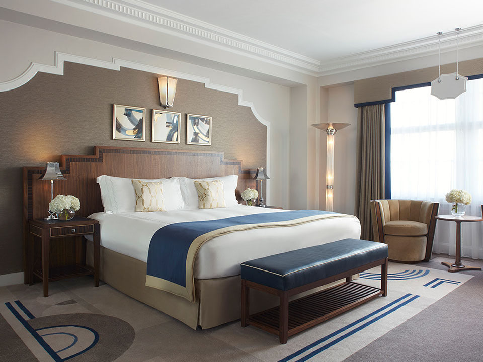 Deluxe King Room: Space, Comfort and Style – Claridge’s